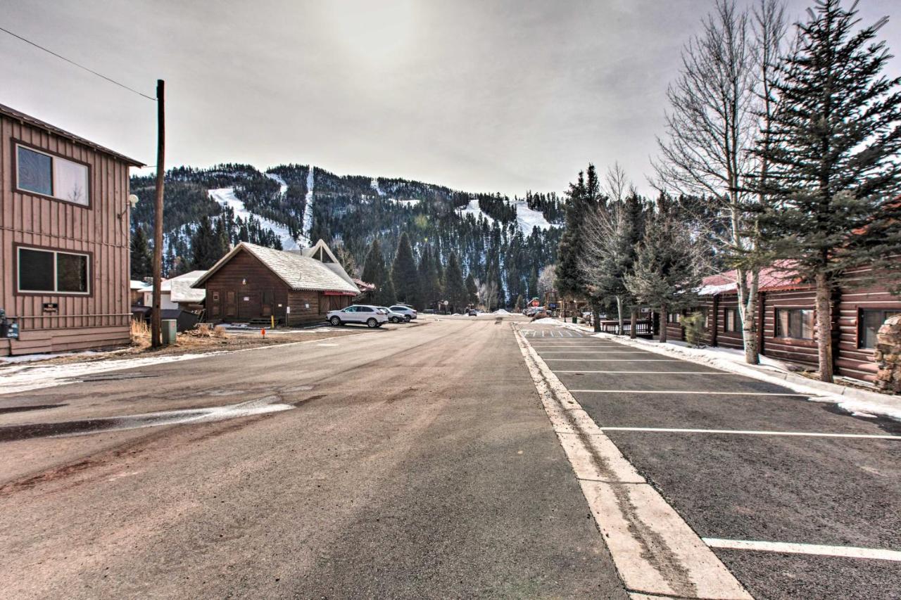 Cozy Red River Condo - Walk To Chair Lift! Extérieur photo